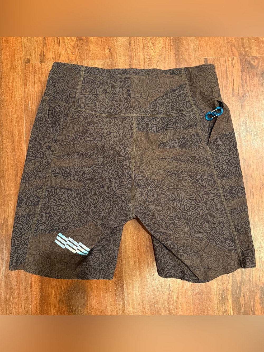 Janji 7" running short - women's L